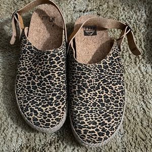 Leopard print mule/sandals